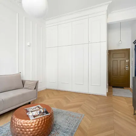 Stylish Near The Park Centre Of By Renters * Poznań